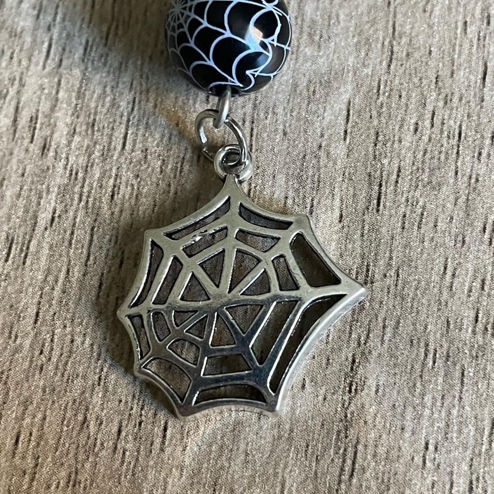 Spider Keychain - Picture 2 of 5